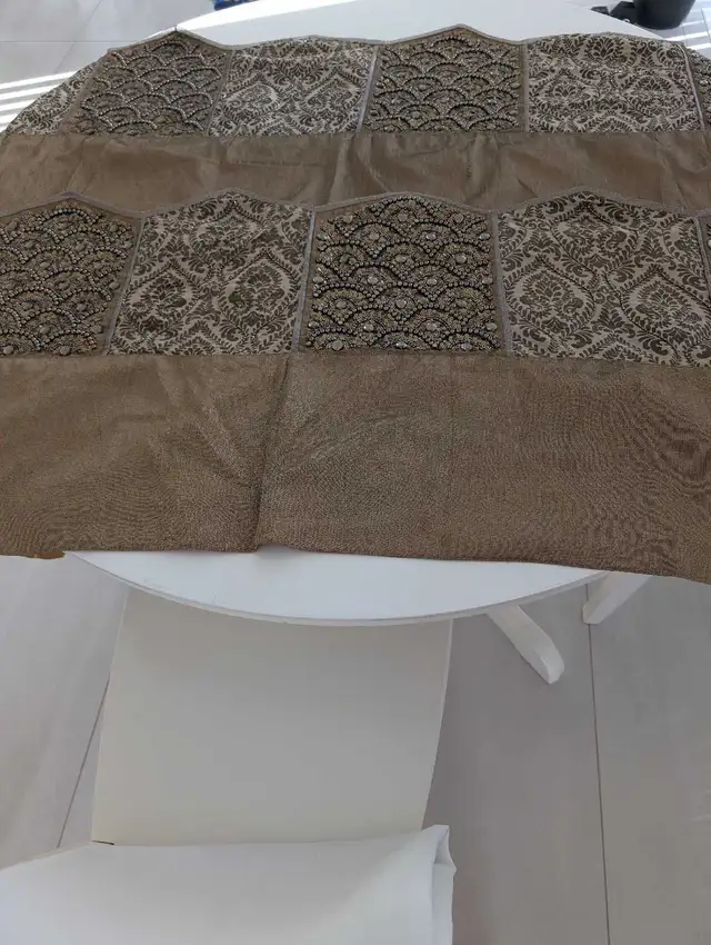2 Long  Beaded Table Runners in Holiday, Event & Seasonal in Ottawa - Image 2