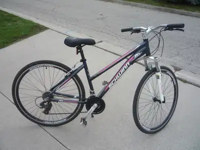 Schwinn 700C GTX2 Hybrid bike, View more