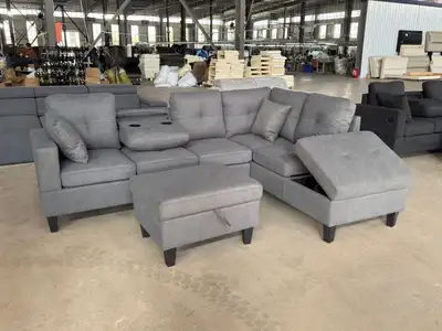 *Description:* Maximisez votre espace avec ce canapé-lit neuf. L’assise se soulève pour révéler un g...