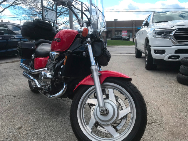Red 1999 Honda Magna 750 | Runs Great | Comes with Safety in Street, Cruisers & Choppers in Mississauga / Peel Region