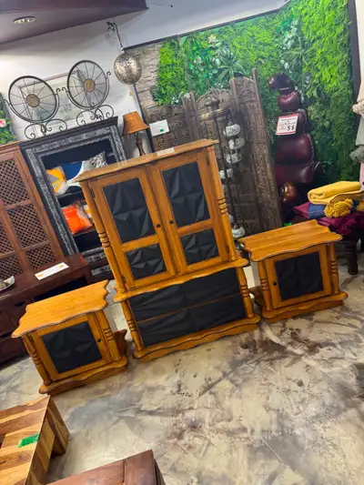 ✅Liquidation fin de stock: Bureau habits et 2 tables chevet, View more