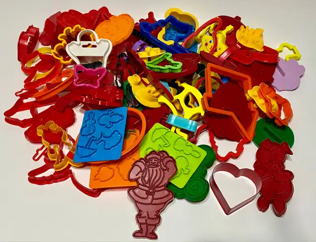 Lot of 92 Play-doh Cookie Cutters in Toys & Games in Winnipeg - Image 2