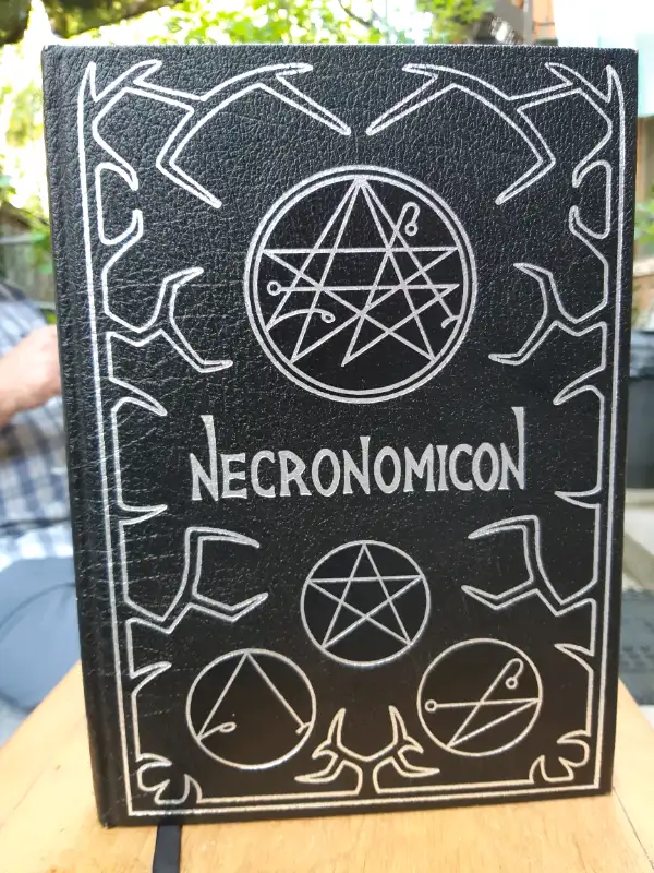 NECRONOMICON - Magie ☆NOIRE☆  *¡neuf / new! $3333.33 in Textbooks in City of Montréal - Image 9