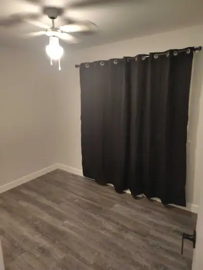 Hi All , If your looking for a place to stay than look no further. Room Available for rent . Brand N...