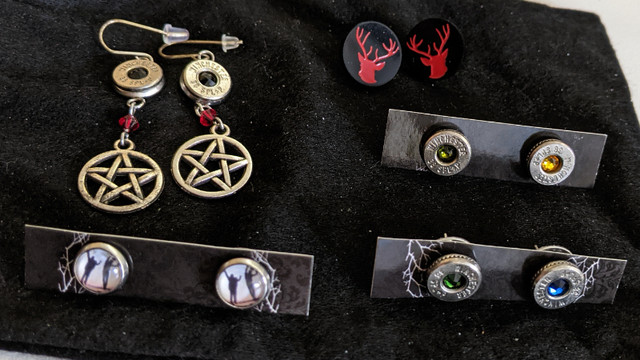 Supernatural surnaturel earrings boucles d'oreille dans Bijoux et montres  à Ville de Montréal
