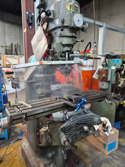 I HAVE MILLING MACHINE IN WORKING CONDTION ITS IN MISSISSAUGA PLEASE CONTACT ON 4165283530 OR 416 42...
