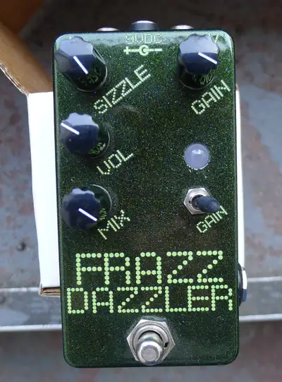 Dr. Scientist Frazz Dazzler Fuzz Pedal Green Dots, View more