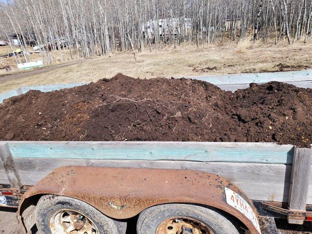 Organic Compost in Plants, Fertilizer & Soil in Strathcona County - Image 4