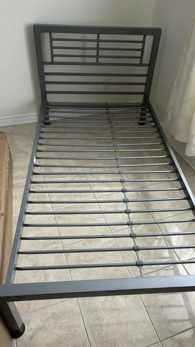 Lit en métal avec matelas (simple), View more