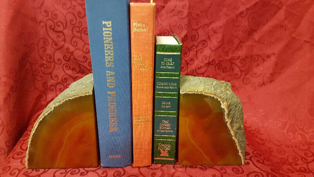 Vintage Brazilian Carmel/ Toffee Agate Bookends. Highly Polished in Arts & Collectibles in Red Deer - Image 2