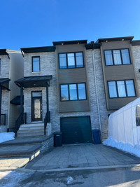 3 beds Townhouse with garage in st rose Laval 