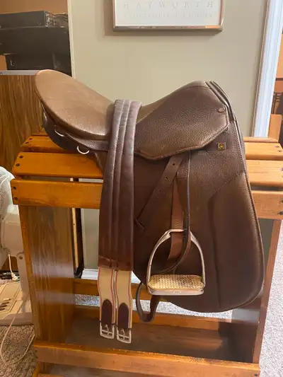 Stubben Aramis english saddle with cover & girth New condition $1000 please call or text 306-380-701...