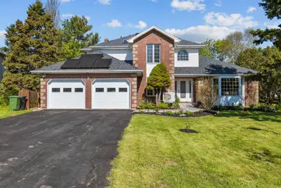 Welcome to this beautifully maintained two-storey detached home located in the desirable England Cir...
