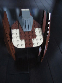 Lego Star Wars set 7111 Droid Fighter.