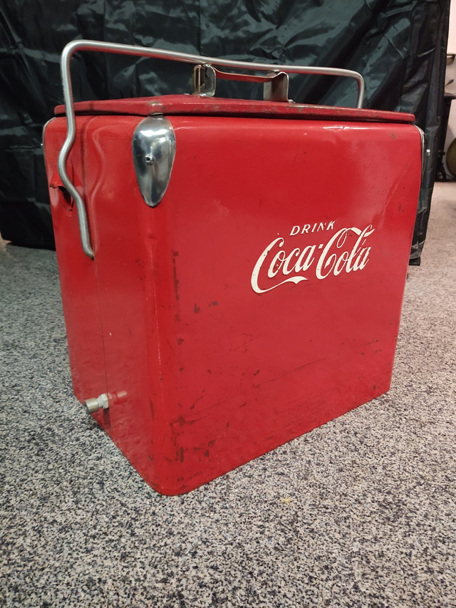 Coca Cola Cooler  in Arts & Collectibles in Markham / York Region - Image 4
