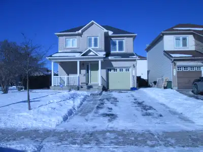 Minto single car garage home with 3 bedrooms, 3 full bath and one .5 bath, which include finished ba...