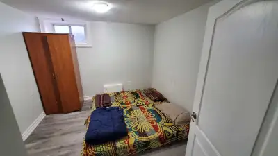 Sharing room accommodation available on immediate basis. MAJOR INTERSECTION: MARTIN GROVE RD & SILVE...