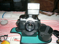 PENTAX ME 35 mm. CARRYING CASE FILTERS. FLASH HOLDER.