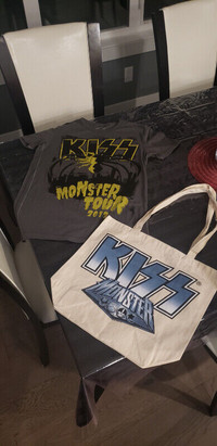 KISS MONSTER VIP SHIRT AND BAG PACK. r