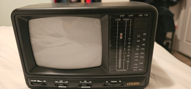 Citizen 5" TV AM FM Radio JCTR 154  in TVs in Markham / York Region