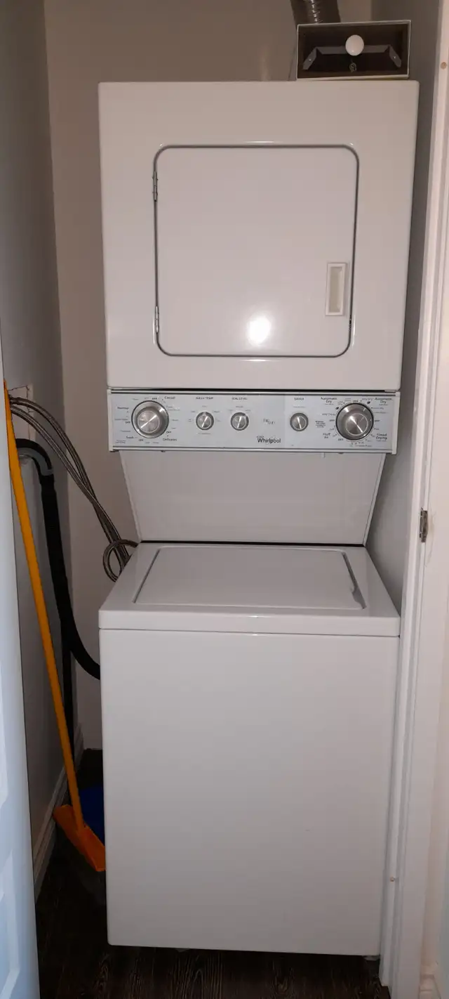 Room with private Bathroom Near UW & Laurier in Room Rentals & Roommates in Kitchener / Waterloo - Image 7