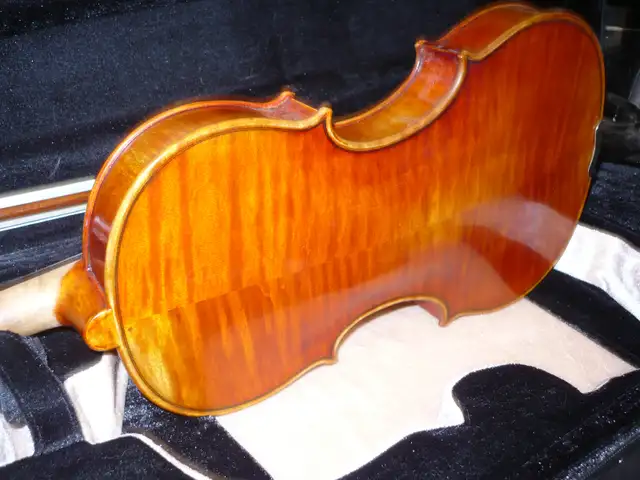 red violin 4/4 beauty+ powerful in String in Mississauga / Peel Region - Image 7