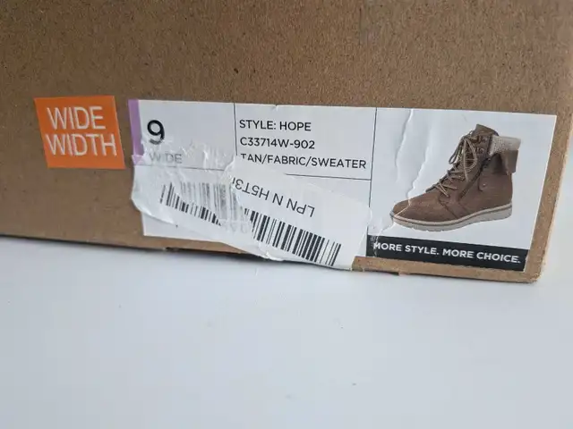 Cliffs by White Mountain Boots Size 9 Wide in Women's - Shoes in Markham / York Region - Image 5