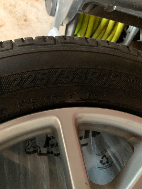 For Sale: Set of 4 Used Michelin Tires on Aluminum wheels in Tires & Rims in Hamilton - Image 3