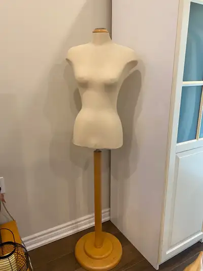 Female Mannequin Foam Body. Wooden base. Separable and adjustable Height. Pinnable Styrofoam. Pick u...