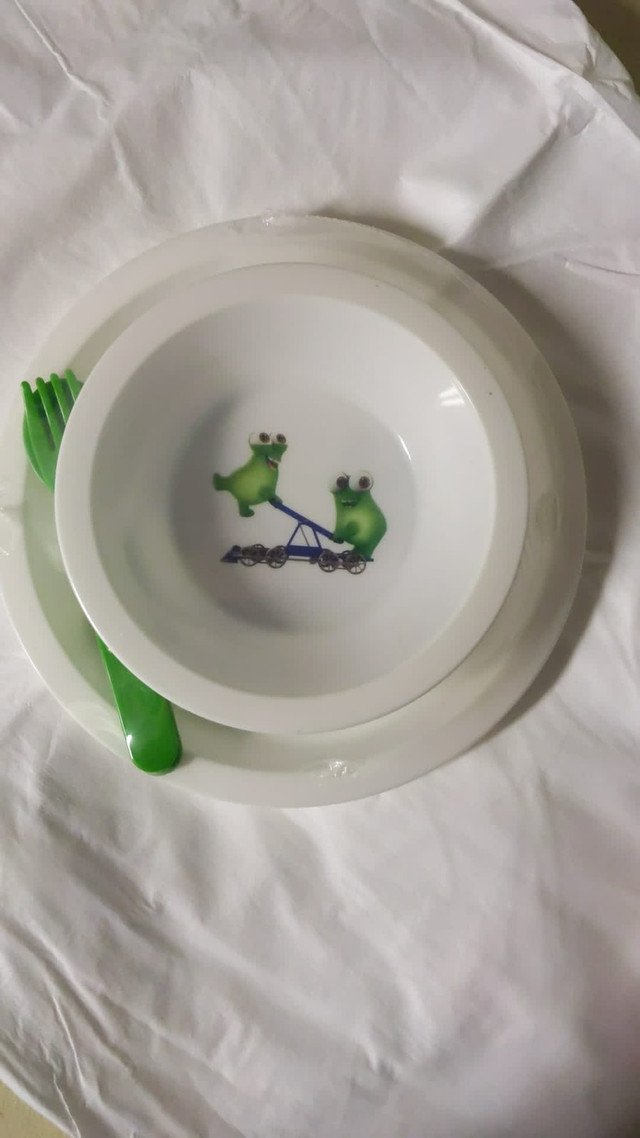 Dinnerware set for kids/vaisselles enfants  dans Autre  à Ville de Montréal - Image 3