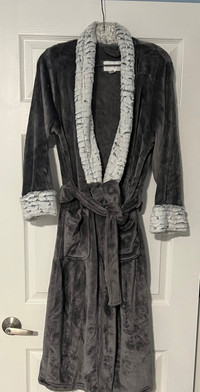 Grey Long robe - size medium