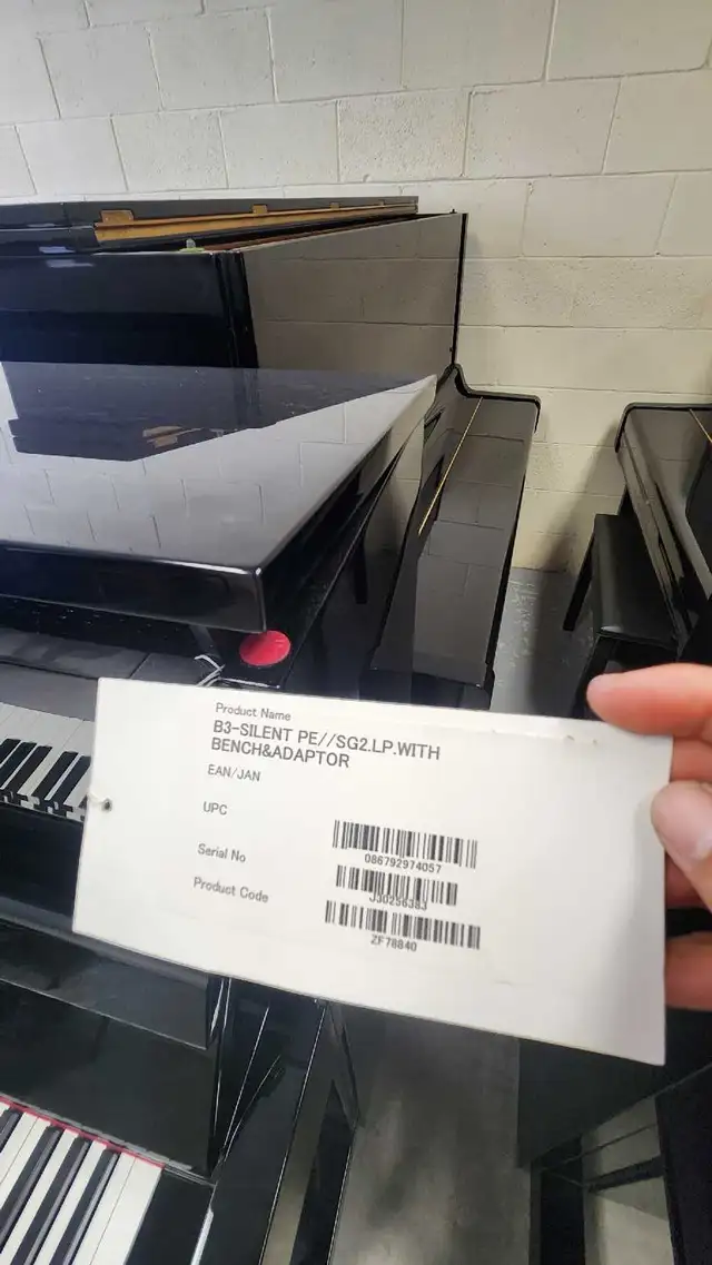 Yamaha B3 PE-Silent SG2 Upright Piano, 2013 Manufacture Availab in Pianos & Keyboards in City of Toronto - Image 6
