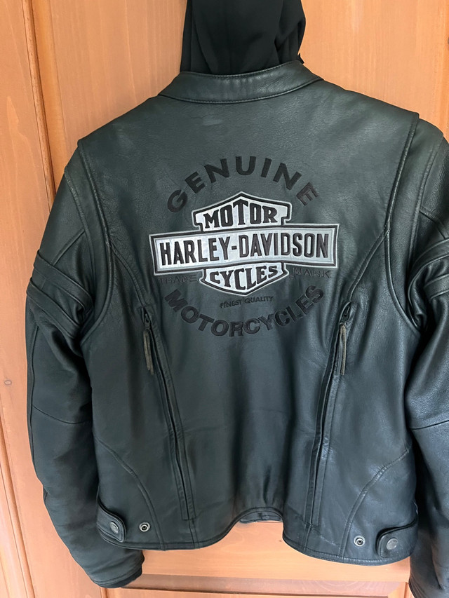 Veste moto cuir Harley femme Large  dans Femmes - Hauts et vêtements d'extérieur  à Victoriaville - Image 2
