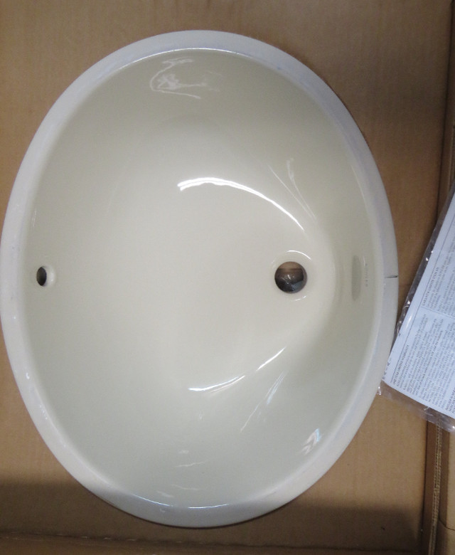Bathroom Sink Oval Kohler NEW in Box dans Plomberie, éviers, toilettes et bains  à Calgary