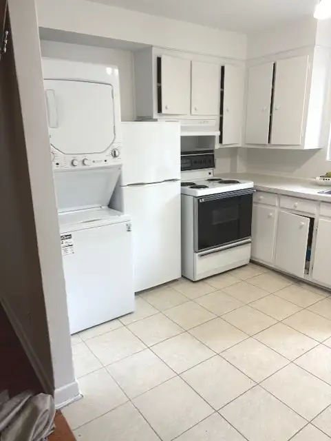 3.5-room apartment facing Fabre Metro Station