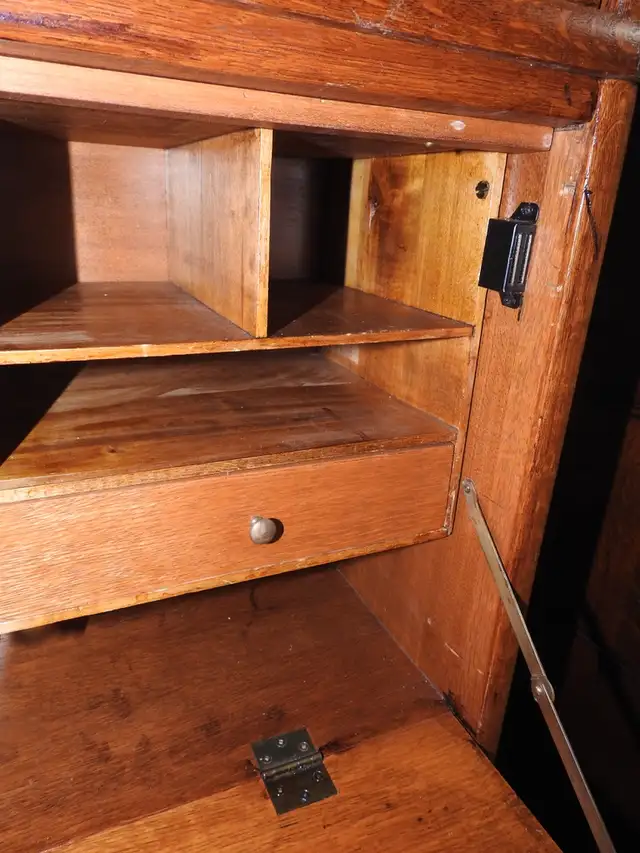 antique  oak barrister bookcase with secretary desk and drawers in Bookcases & Shelving Units in Hamilton - Image 8