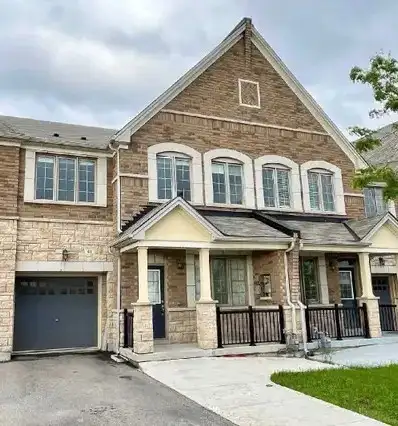 4‑Bedroom Townhouse for Rent – Brampton $3200/month Spacious and well‑maintained townhouse available...