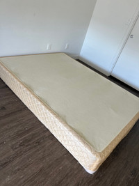 Free Boxspring queen size 