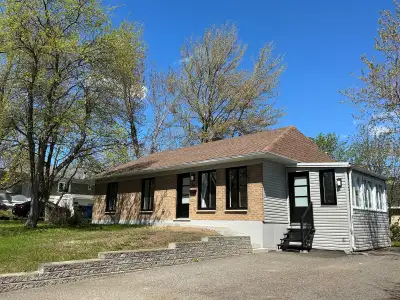 Maison unifamilliale chaleureuse Entierement renovee Chutes Montmorency/Beauport est Disponible 1 ju...