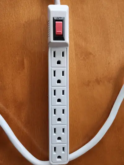 Barre d’alimentation à 6 prises 15A, 125v, 60Hz, View more