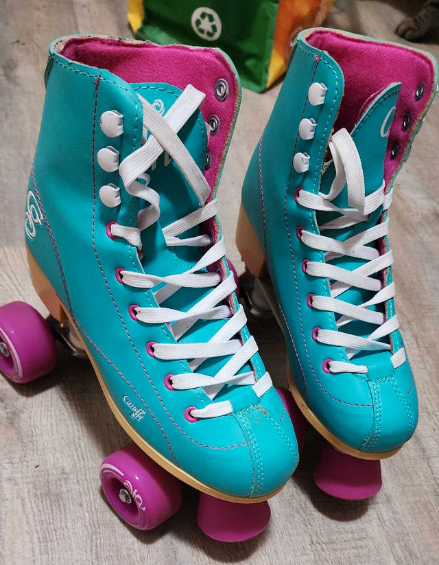 Women's roller skates in Skates & Blades in Edmonton - Image 4