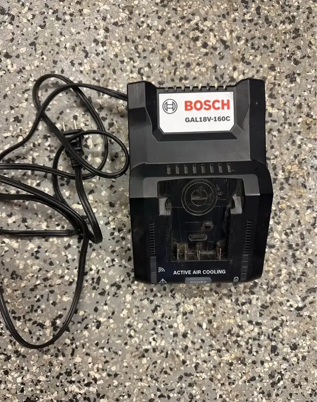 Bosch Chargeur UltraRapide GAL18v-160C  149,99$ + taxes in Other in Laurentides - Image 2