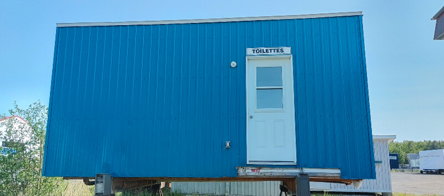 ❗Bloc sanitaire urinoir et toilette et lavabos  dans Espaces commerciaux et bureaux à vendre  à Drummondville
