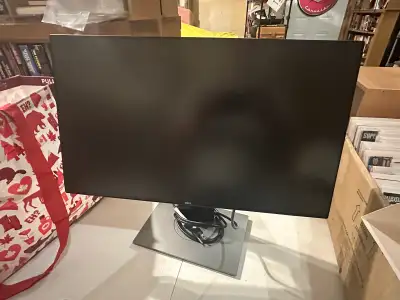 Dell UltraSharp 24" Monitor (U2417H) - 1080p Adjustable stand, View more