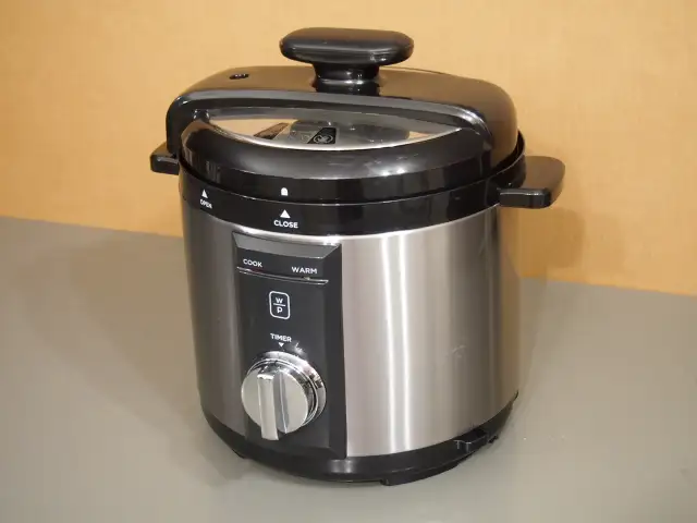 Wolfgang Puck 8-qt pressure cooker in Microwaves & Cookers in Calgary - Image 2
