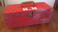Coffre a outils ancien rouge  R.M. 1940-1950