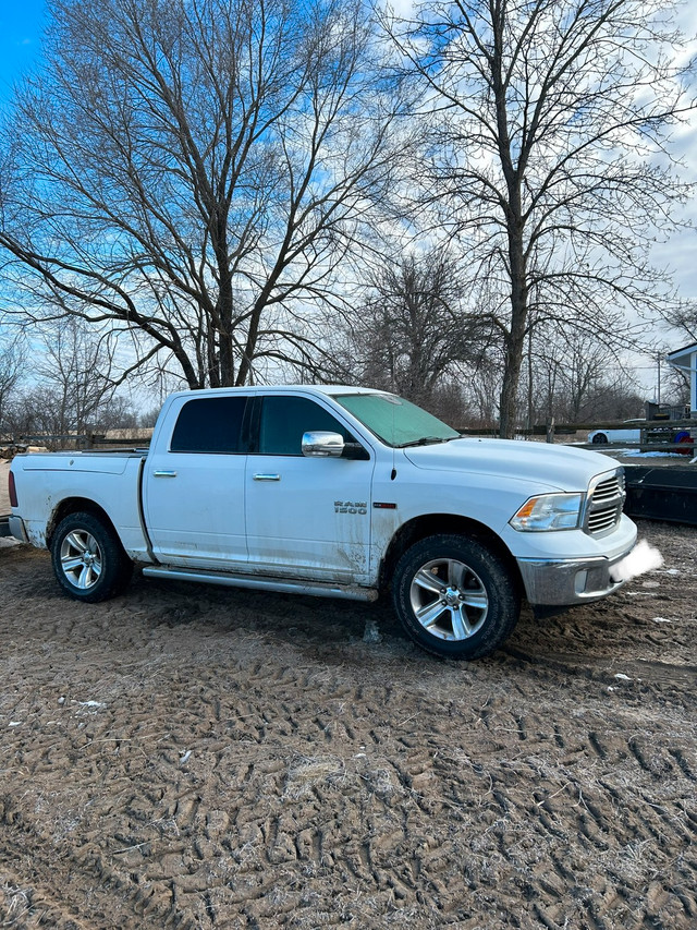 2014 dodge ram eco diesel big horn ram box  in Cars & Trucks in Peterborough - Image 3