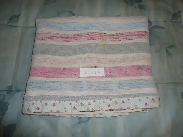 Couvre-lit et tapis tissé in Bedding in Longueuil / South Shore - Image 5