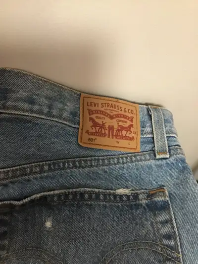 Levied jeans w31/l28 button in front 6 button, View more