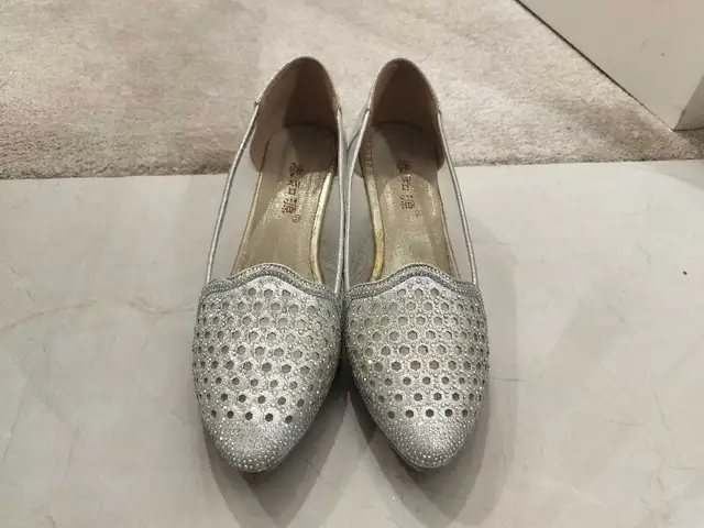 Silver Glitter Low Heel Dress Shoes – Size 8 in Women's - Shoes in Richmond - Image 3